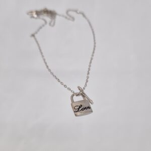 Сребърно колие "Love"